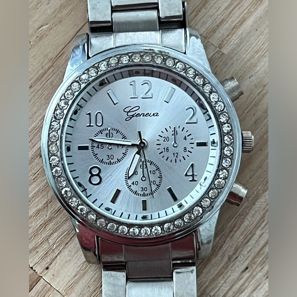Fashion Watch Geneva Brand